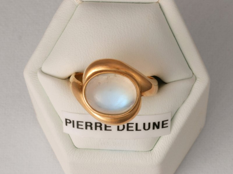 Bague en or 18 ct avec pierre de lune