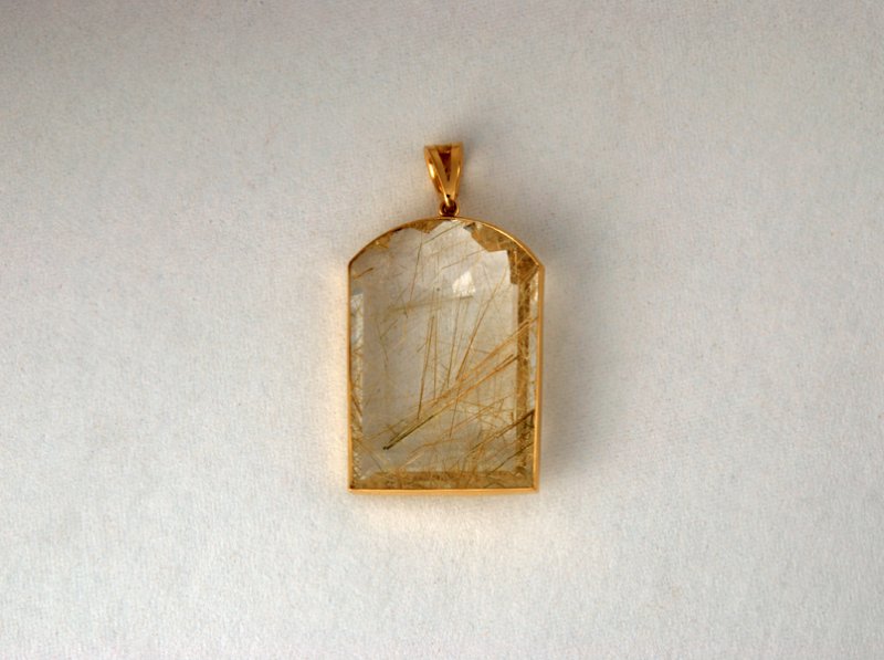 Pendentif or 18 ct avec quartz rutile