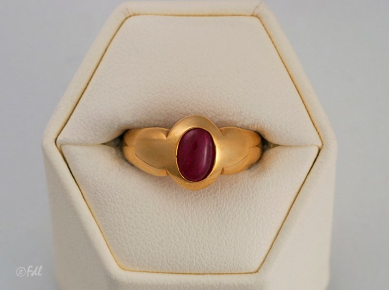 Bague en or 18 ct avec rubis