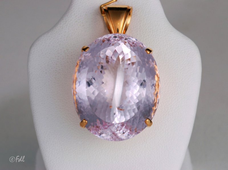 Pendentif en or 18 ct avec kunzite