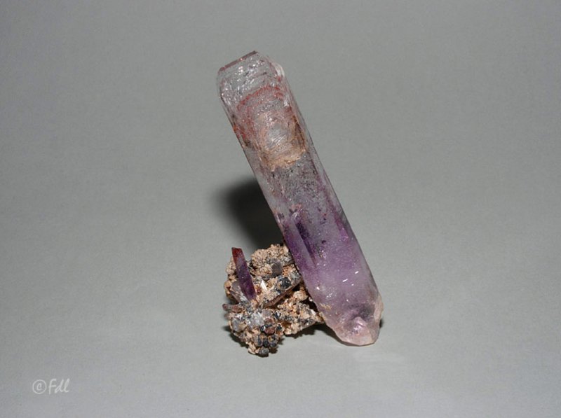 Quartz biterminé avec lépidocrosite et libelle - Namibie