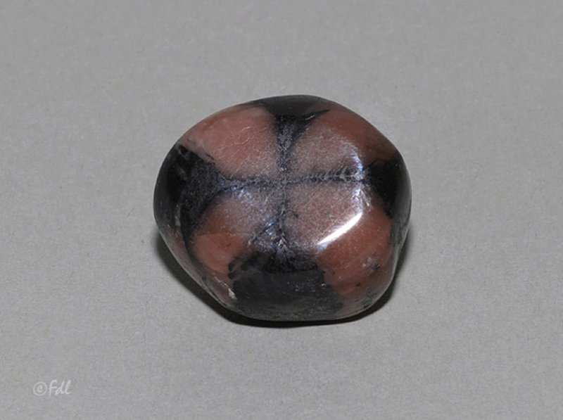 Andalousite (chiastolite) - pierre croix